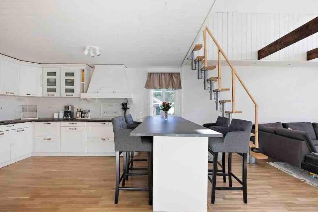 Mysigt Hus Med Natur & Jacuzzi I Olofstorp กอเทนเบิร์ก ภายนอก รูปภาพ